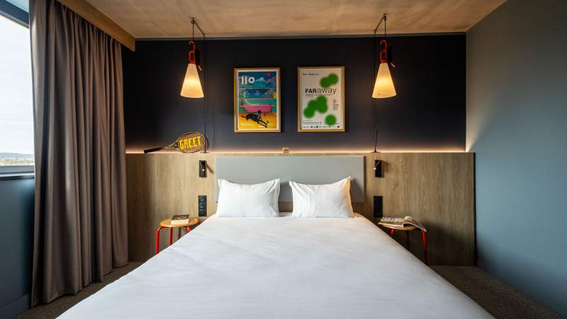 Lits dans une chambre double · Galerie photos · Greet Hôtel Reims Tinqueux · Hôtel Tinqueux