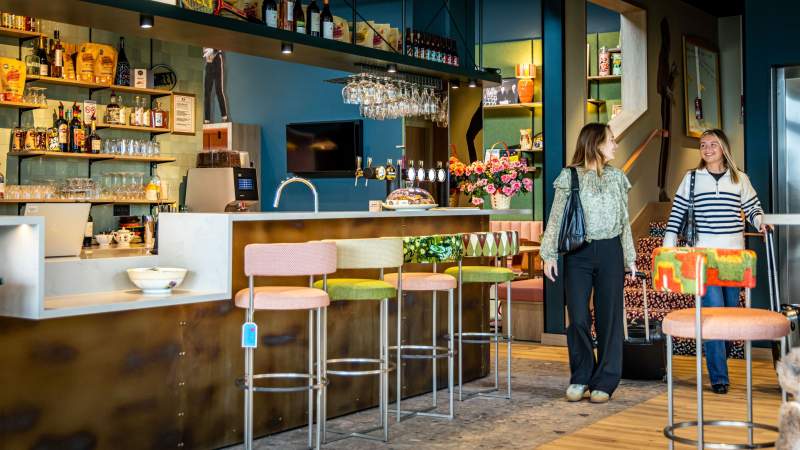 Bar · Galerie photos · Greet Hôtel Reims Tinqueux · Hôtel Tinqueux