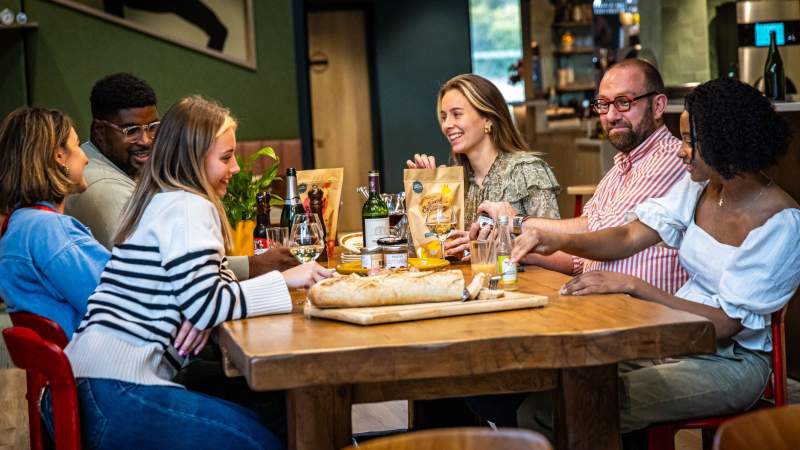 Espace convivial · Galerie photos · Greet Hôtel Reims Tinqueux · Hôtel Tinqueux