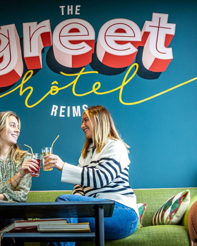 Chambres familiales · Greet Hôtel Reims Tinqueux · Hôtel 3 étoiles Reims 