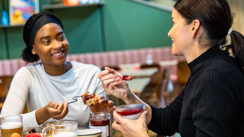 Petit-déjeuner · Galerie photos · Greet Hôtel Reims Tinqueux · Hôtel Tinqueux